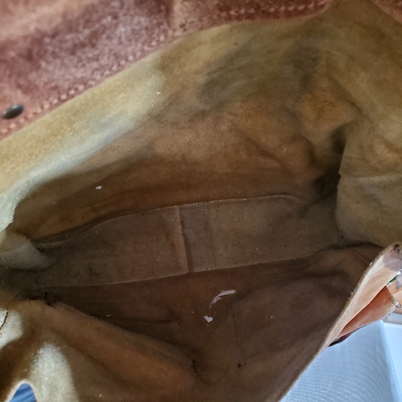 70's unisex distressed leather bag - Picture 3 of 8